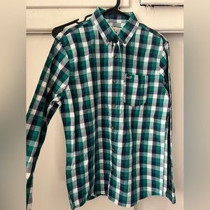 NWT Mens Hollister shirt. Size small.